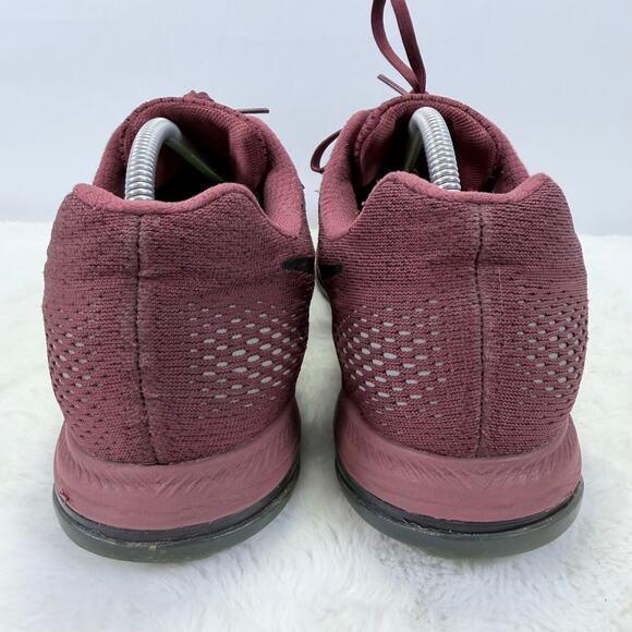 Athletic_Shoes